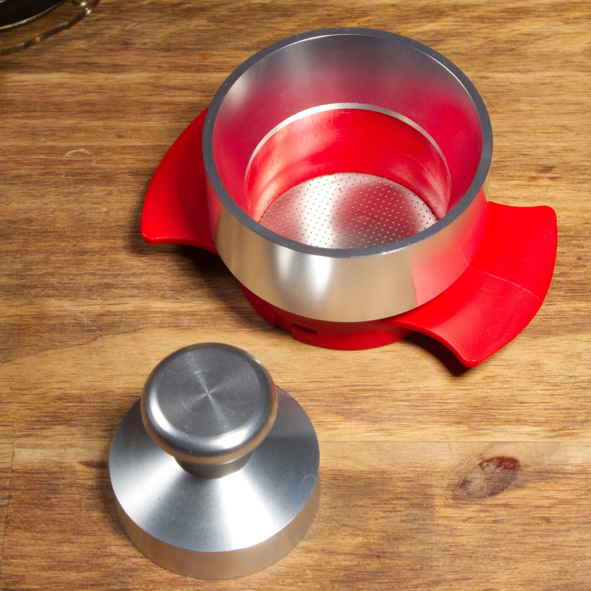 cafflano kompresso tamper and funnel
